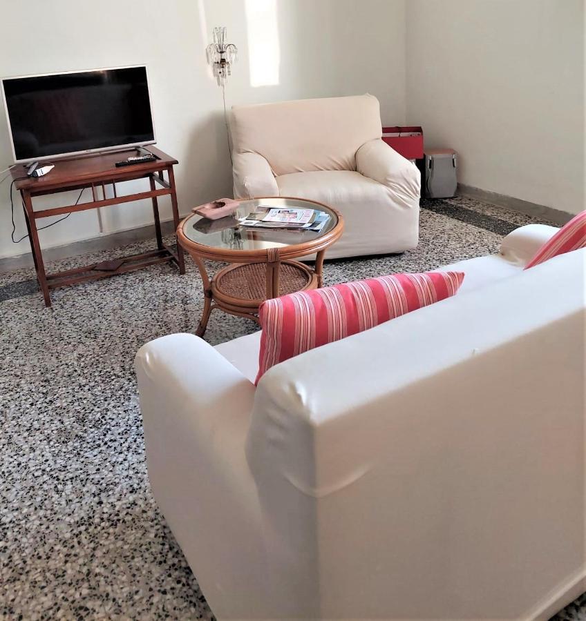 Villa Nel Salento - Ampie Camere E Giardino, Fino A 9 Persone Barbarano del Capo Eksteriør bilde