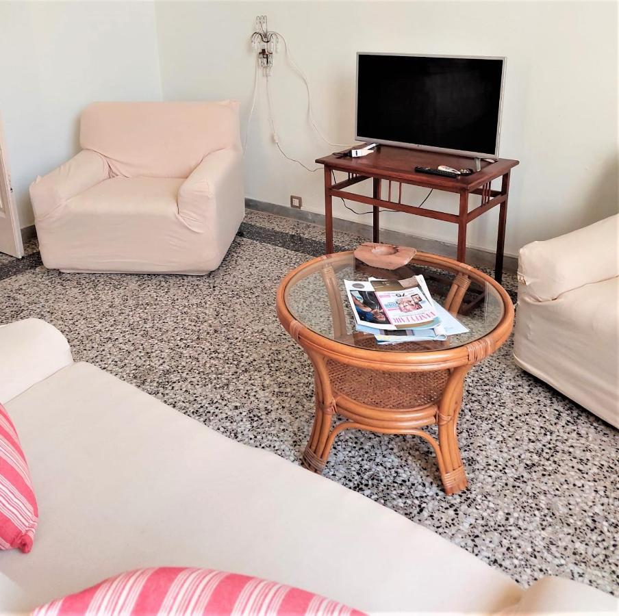 Villa Nel Salento - Ampie Camere E Giardino, Fino A 9 Persone Barbarano del Capo Eksteriør bilde